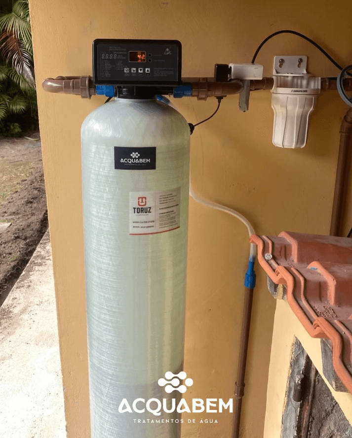 Filtro de tratamento de água instalado